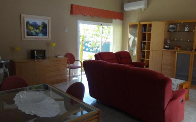 R88 Casa Alegre