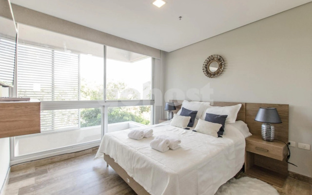 Tranquilo y cómodo apartamento en Villa Morra 2D006