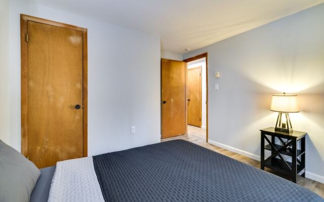 Poconos Chalet With Lake & Pool Access!