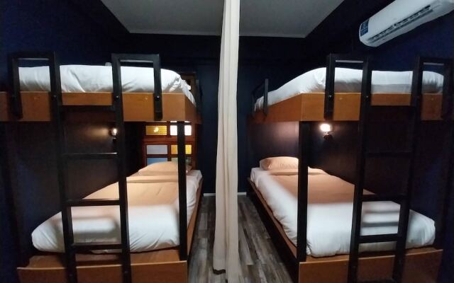 W168 Hostel