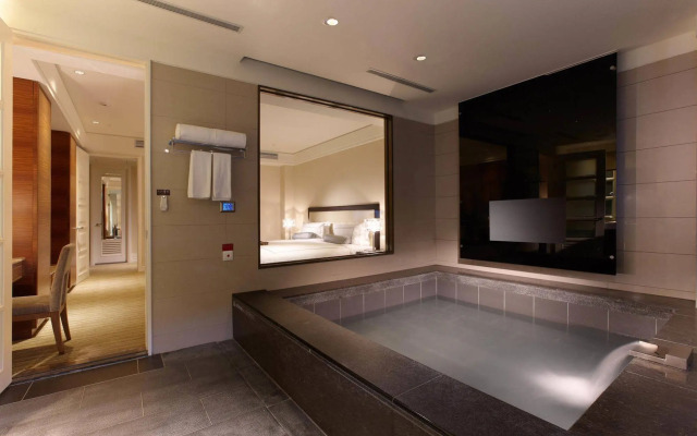 Evergreen Resort Hotel (Jiaosi)