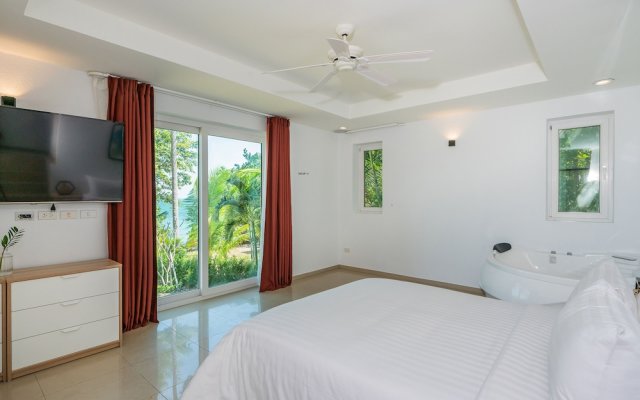 Coral Cove Beachfront Villa - Hotel Managed