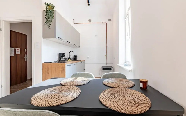 RentPlanet - plac Uniwersytecki