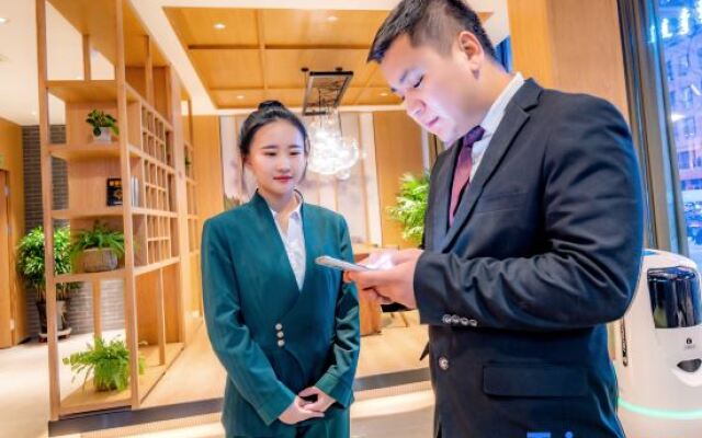 TRUE GO HOTEL（Xilin Hot  Beizi Temple）