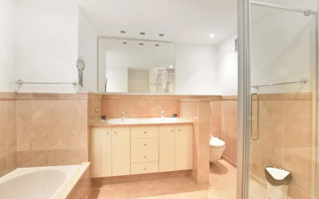 Alzaro 0-4 DELUXE SEA VIEW 2B