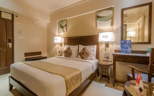 OYO Premium NH 8 Dahisar Mumbai