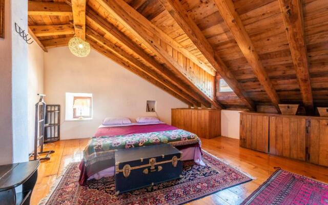 Charming Bohemian house in Perast