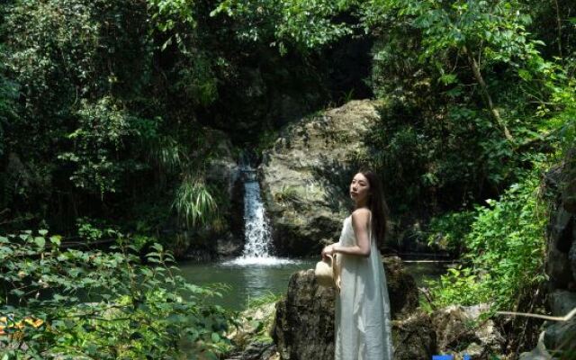 Anji Wenshan tired late · See mountain view cloud holiday light luxury hotel