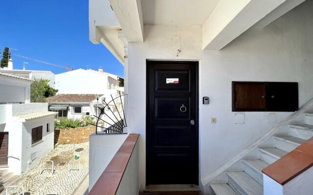 Lagos Ocean Breeze by Homing