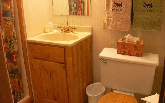 Smoky Bear Ranch Bed & Breakfast & Cabins