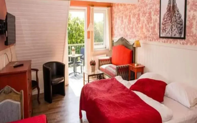 6 Person Holiday Park Home in Romo