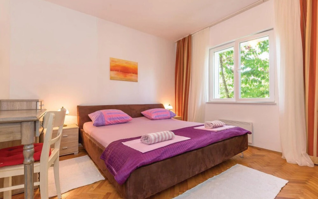 Awesome Home in Makarska With Wifi and 2 Bedrooms