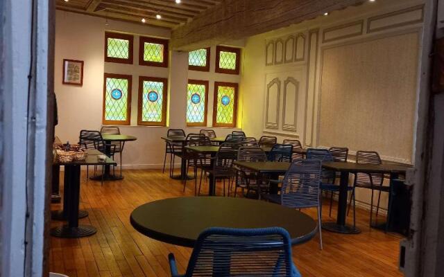 Brit Hotel Les Comtes de Champagne Centre Historique