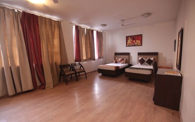 FabHotel Pine Tree