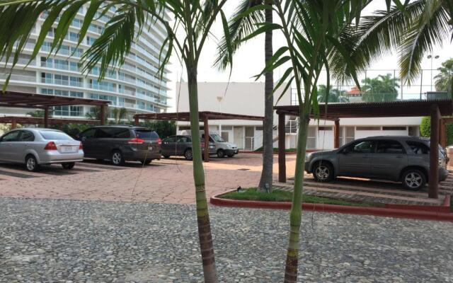 Bay View Grand Marina 203 - Sur