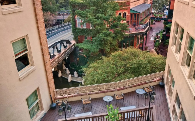 Club Wyndham Riverside Suites
