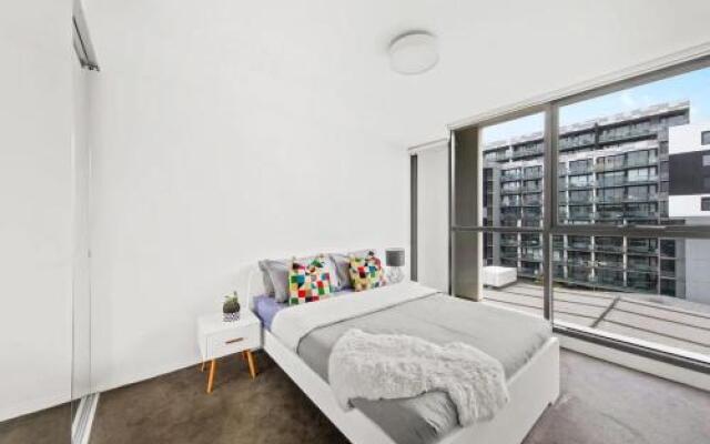 Large 2BR+Comfy+Parking Included