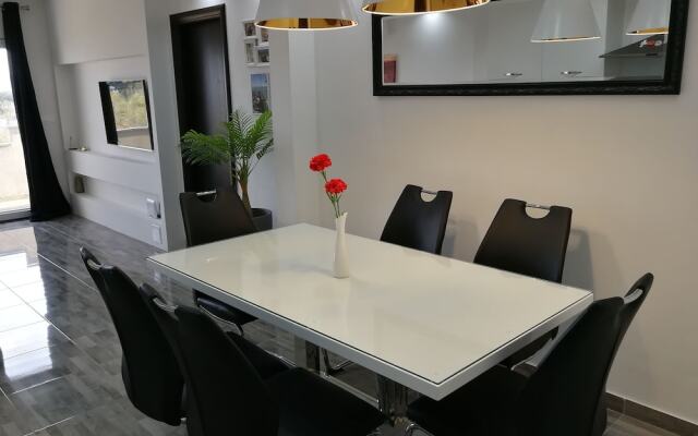 Deluxe apartment BellaCosta