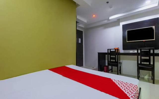 OYO 862 Jqv Hotel (Vaccinated Staff)
