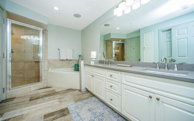 The Crescent 111 - 1638157