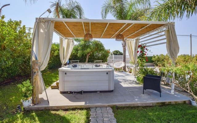 Nice Home in Marina di Ragusa With 3 Bedrooms, Jacuzzi and Wifi