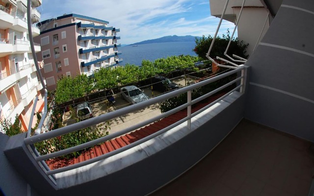 Hotel Vila Alvin & Apartments