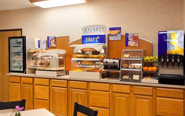 Comfort Inn & Suites near Route 66