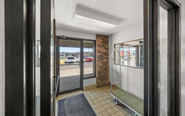 Days Inn by Wyndham Winona