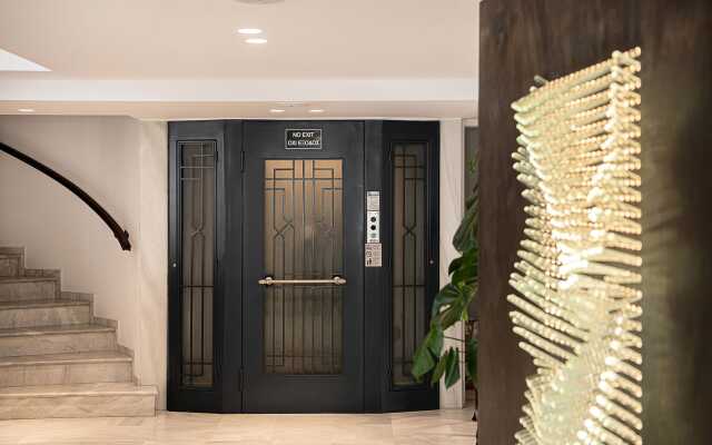 Avra City Boutique Hotel
