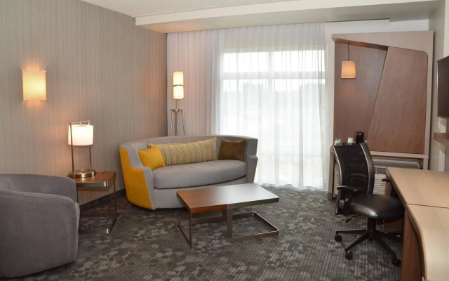 Courtyard by Marriott Youngstown Canfield
