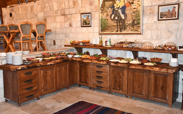 Under Cave Hotel