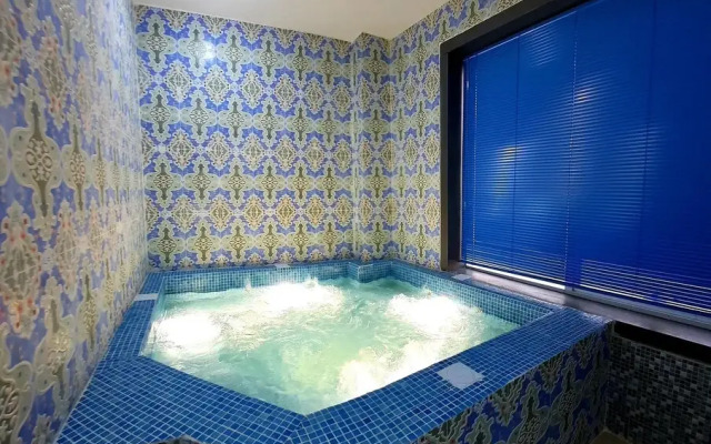 Diamond Star Hotel