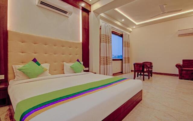 SG Grand by Treebo Hotels