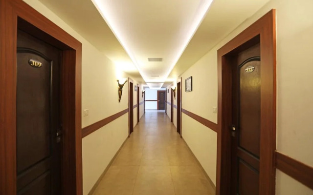 Capital O 18792 The Grand Neelam