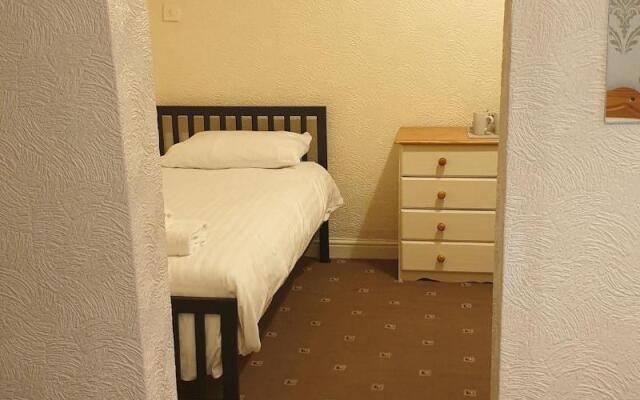 Hotel 242