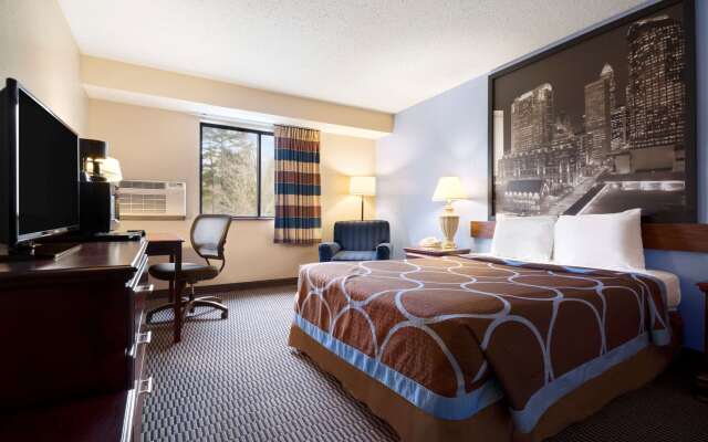 Super 8 by Wyndham Charlotte University