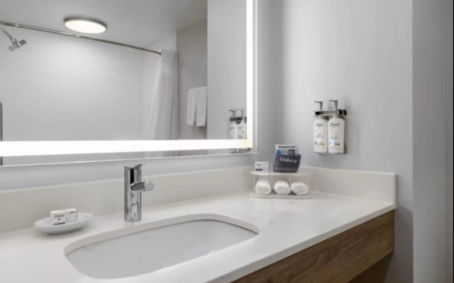 Holiday Inn Express Grove City by IHG