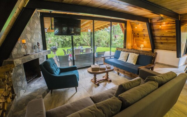Valle de Bravo Family Retreat Cabin Surrounded by Nature
