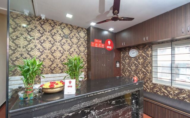 Oyo 8410 Rajeswari Tower