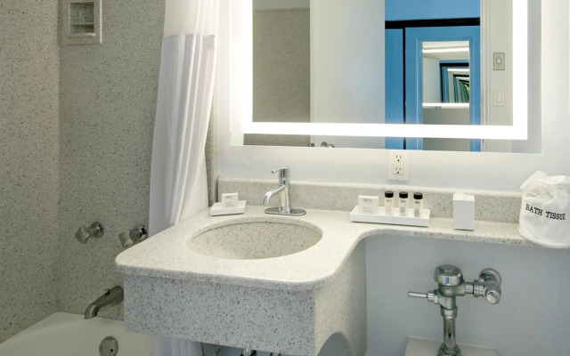 La Jolla Cove Suites
