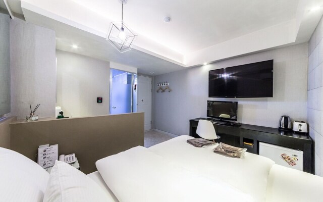 Eden Hotel