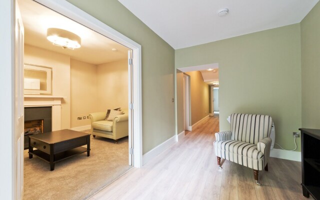 Central Apartment Camden Street