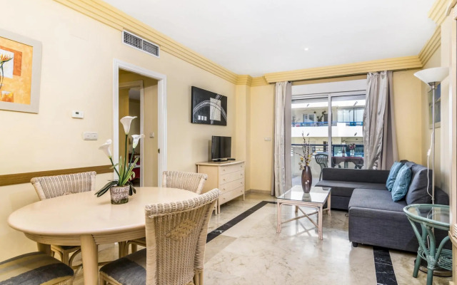 Banana Beach Sea And Mountain Views 305