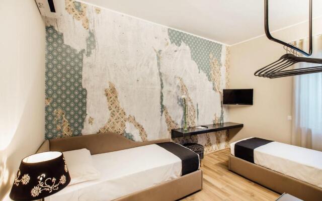 Suite 106