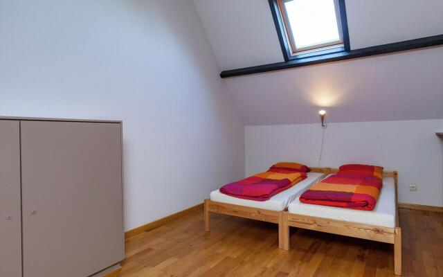 Farmhouse in Vleteren for Eight Person