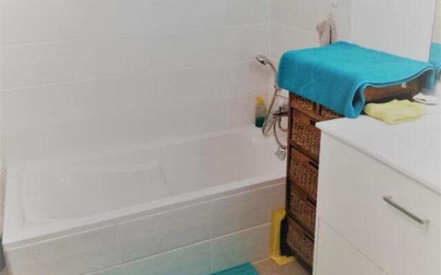 NICE VIEW Jolie Studio avec Jardin