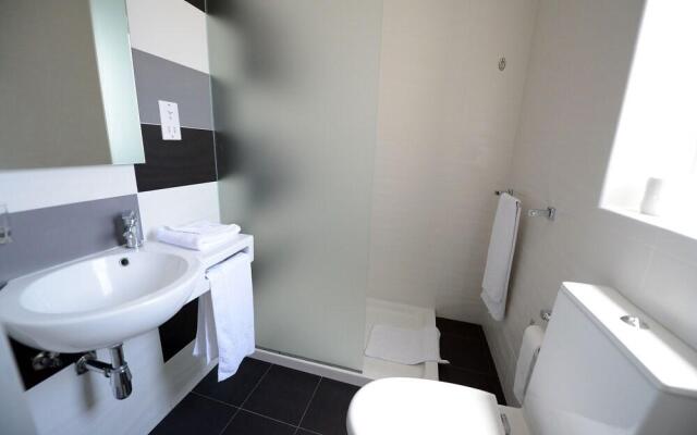 Days Inn Hotel & Residence