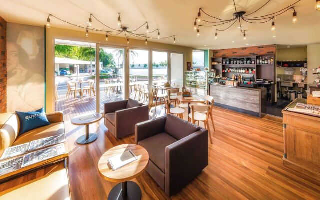 Pullman Reef Hotel Casino