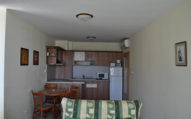 ON THE BEACH APARTMENTS Kabakum