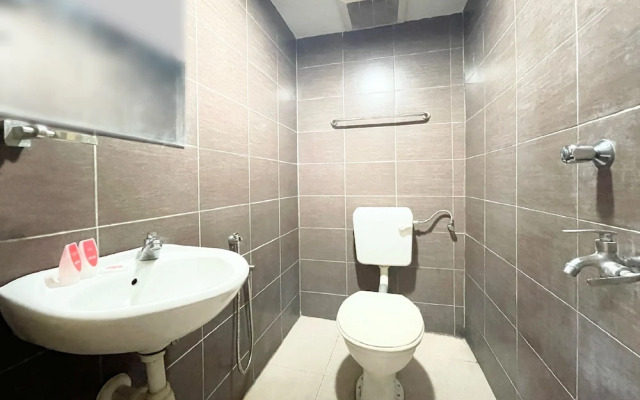 OYO 90324 Muar Station Hotel